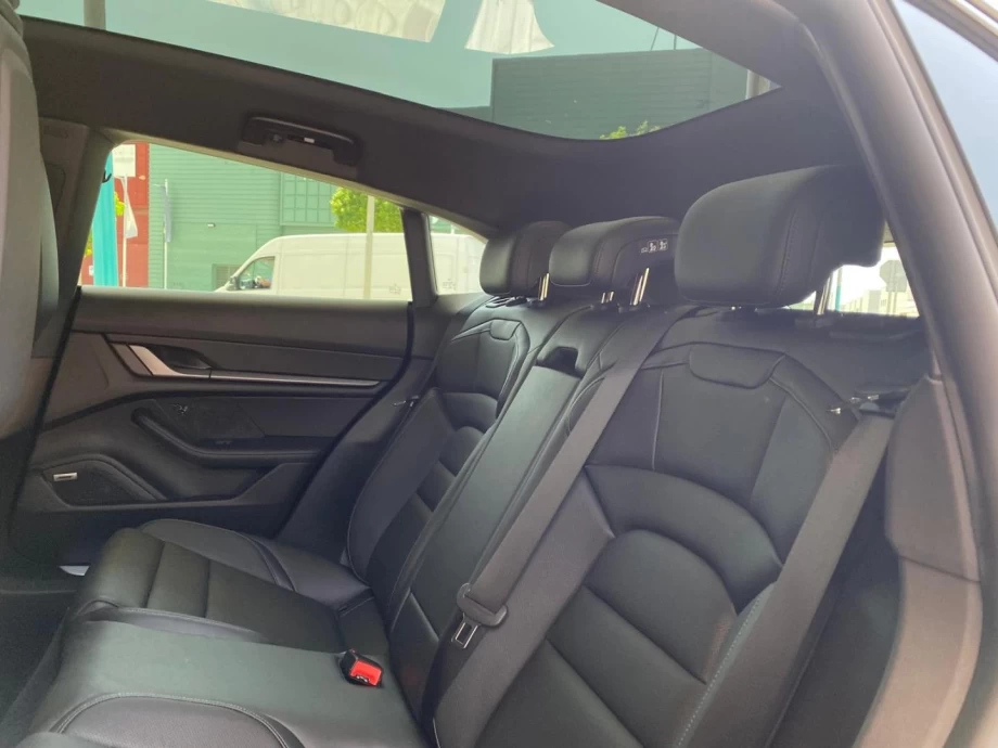PORSCHE Taycan Sport Turismo
