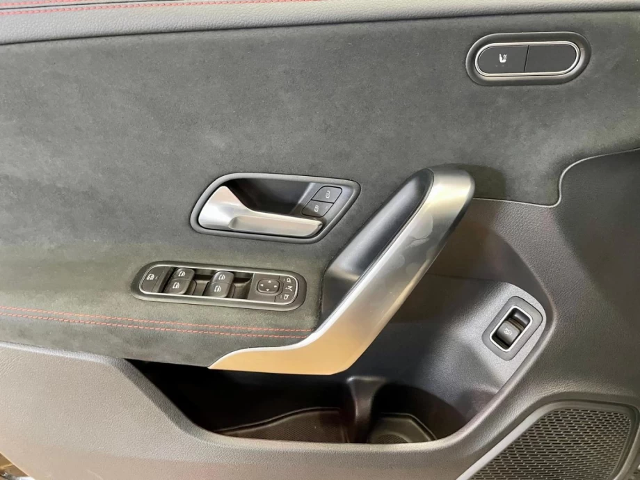 MERCEDES-BENZ CLA CLA 200 PACK AMG