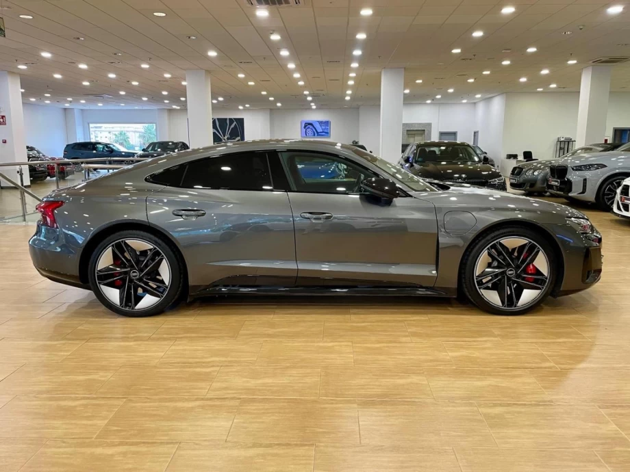 AUDI e-tron GT 60 quattro 350kw 476cv