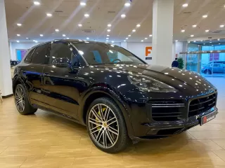 PORSCHE Cayenne Turbo