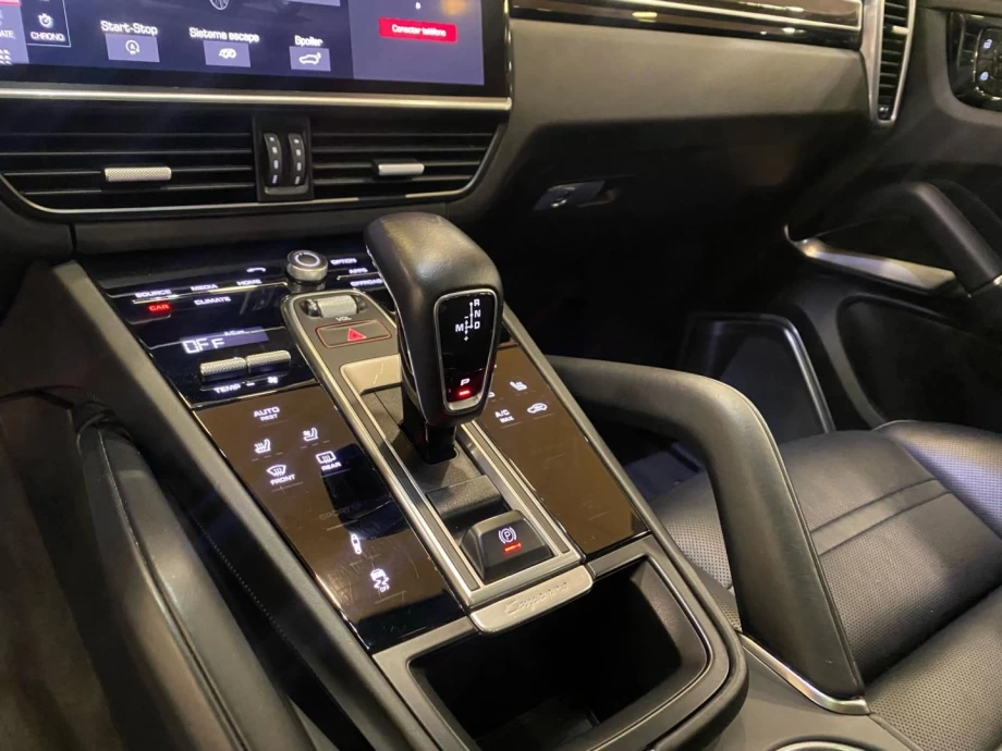 PORSCHE Cayenne Turbo