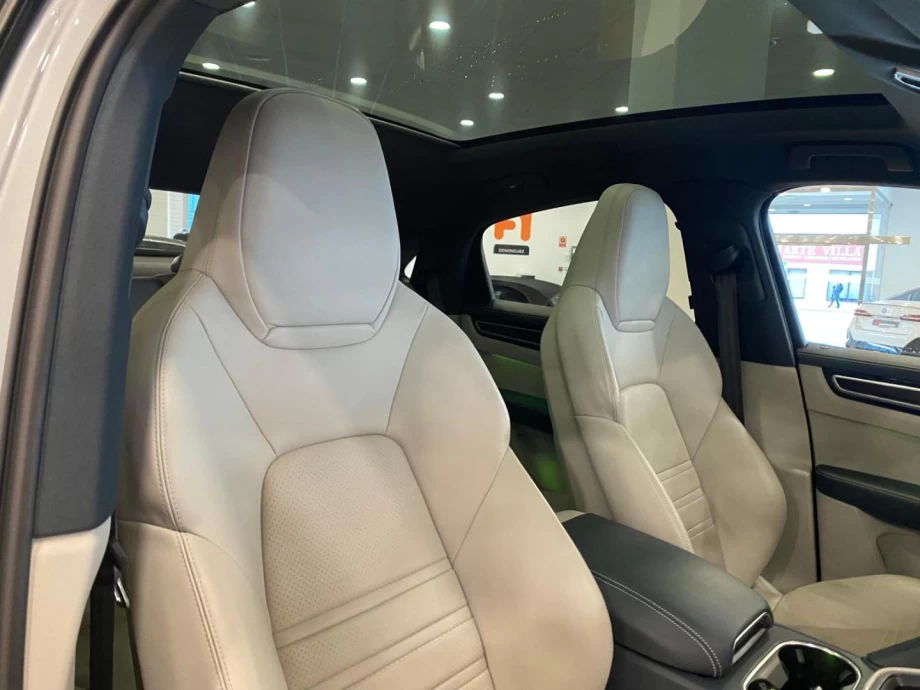 PORSCHE Cayenne Coupé