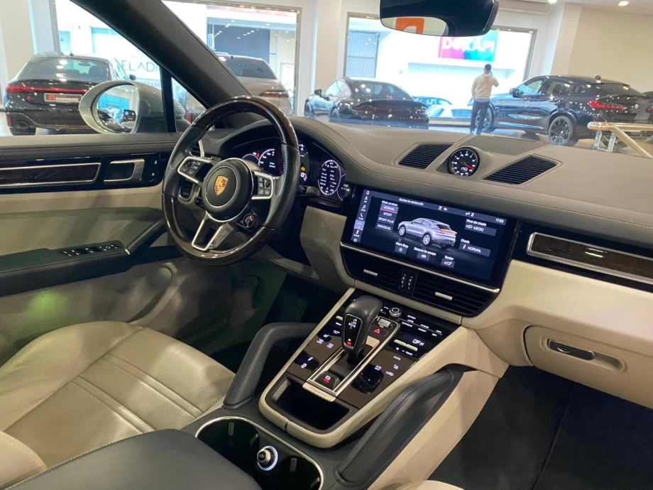 PORSCHE Cayenne Coupé