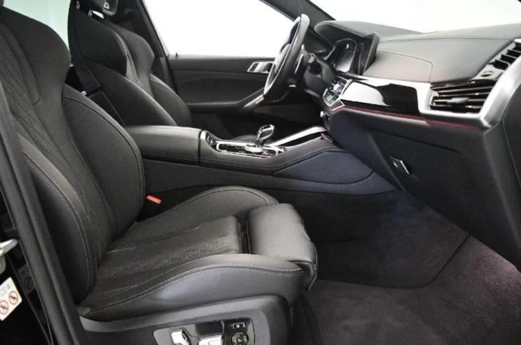 BMW X6 M50i