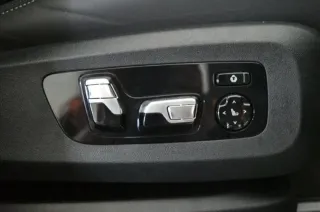 BMW X6 M50i