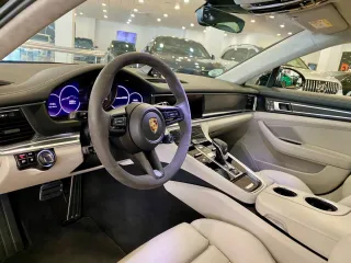 PORSCHE Panamera GTS