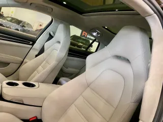 PORSCHE Panamera GTS