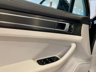 PORSCHE Panamera GTS