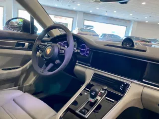 PORSCHE Panamera GTS