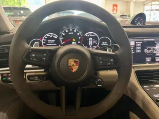 PORSCHE Panamera GTS