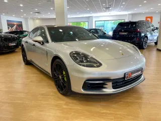 PORSCHE Panamera 4 E-Hybrid