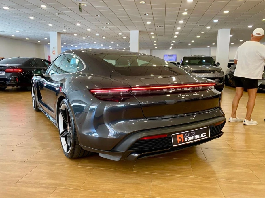 PORSCHE Taycan Turbo