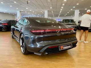 PORSCHE Taycan Turbo