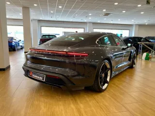 PORSCHE Taycan Turbo