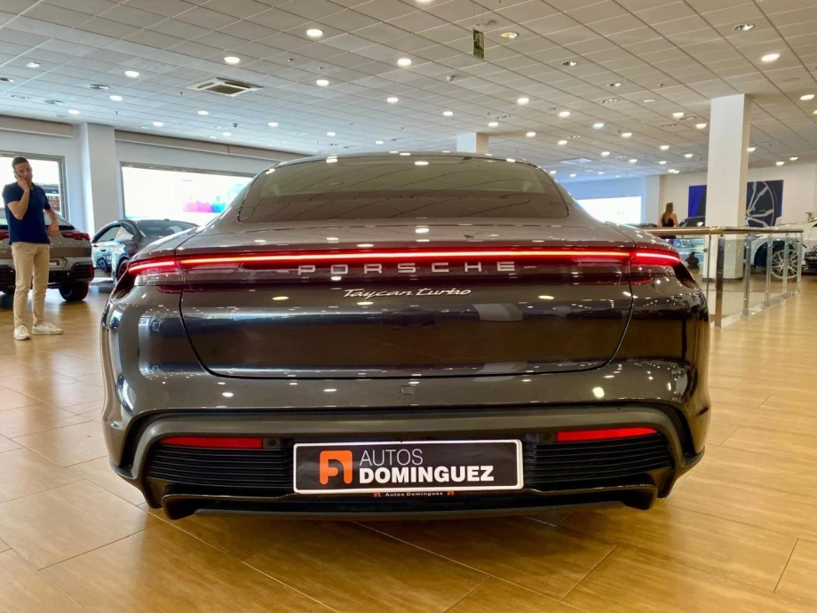 PORSCHE Taycan Turbo