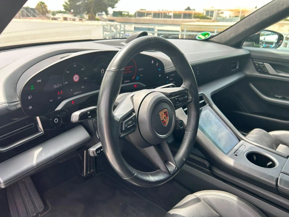 PORSCHE Taycan Turbo