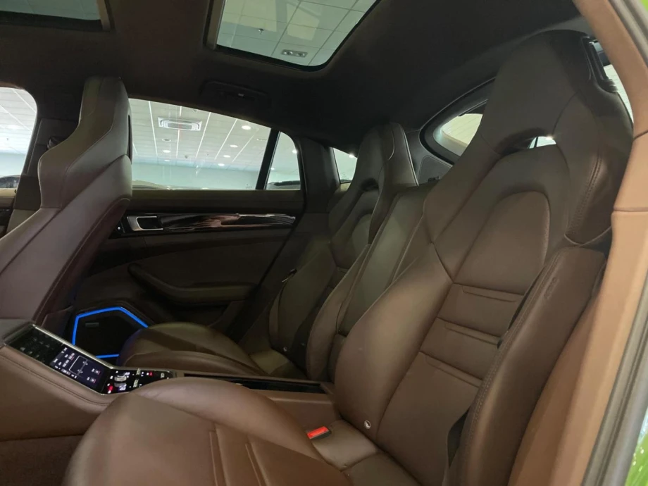 PORSCHE Panamera 4 EHybrid 10 Years Edition