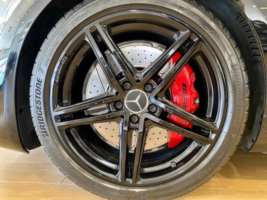MERCEDES AMG GT