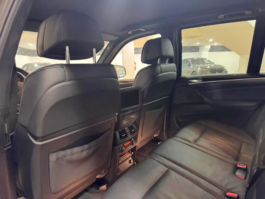 BMW X5 xDRIVE50i