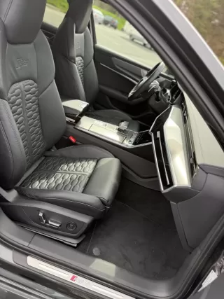 AUDI A6 RS 6 Avant TFSI quattro