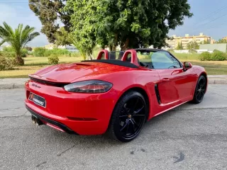PORSCHE 718 Boxster