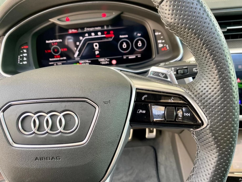 AUDI A6 RS 6 Avant TFSI quattro