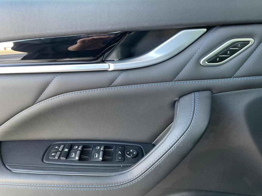 MASERATI Levante GT L4 330CV HybridGasolina AWD