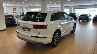 AUDI Q7 3.0 TDI quattro tiptronic S-LINE