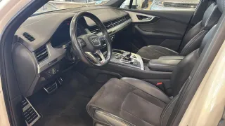 AUDI Q7 3.0 TDI quattro tiptronic S-LINE