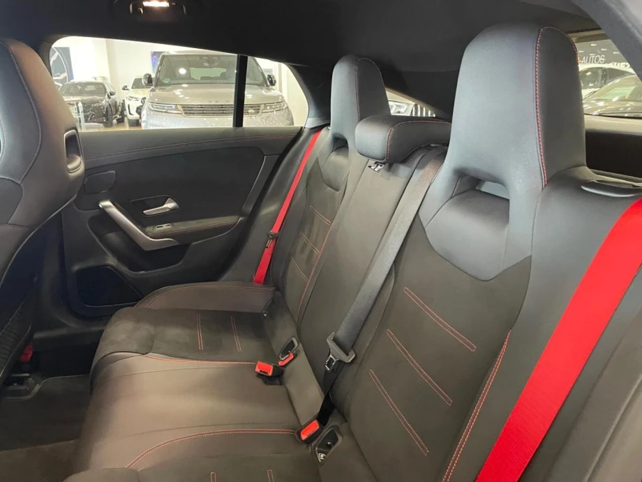 MERCEDES-BENZ CLA CLA MercedesAMG 35 4Matic Shooting Bra
