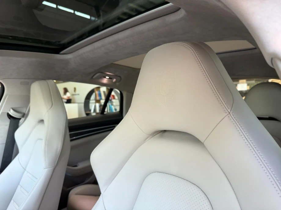 PORSCHE Panamera GTS