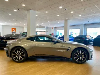 ASTON MARTIN Vantage 4.0 V8