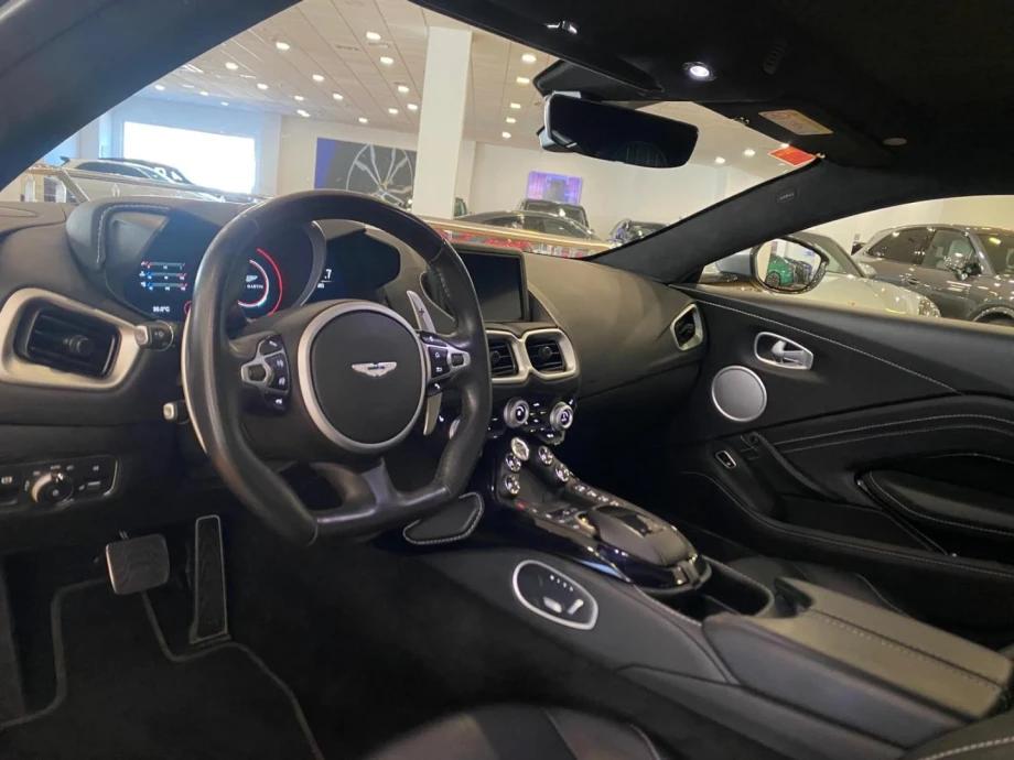 ASTON MARTIN Vantage 4.0 V8