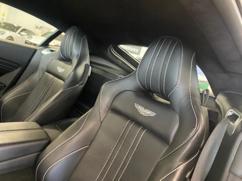 ASTON MARTIN Vantage 4.0 V8