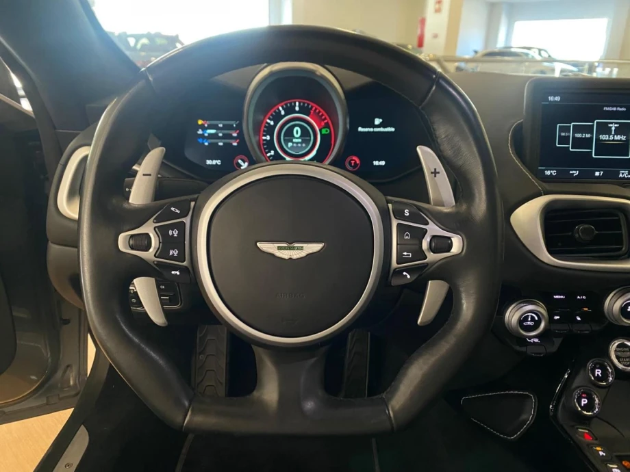 ASTON MARTIN Vantage 4.0 V8