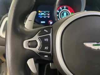 ASTON MARTIN Vantage 4.0 V8