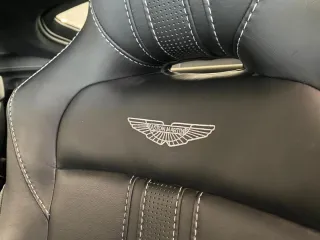 ASTON MARTIN Vantage 4.0 V8