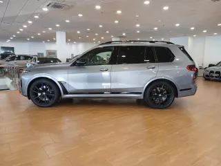 BMW X7 M60i xDrive