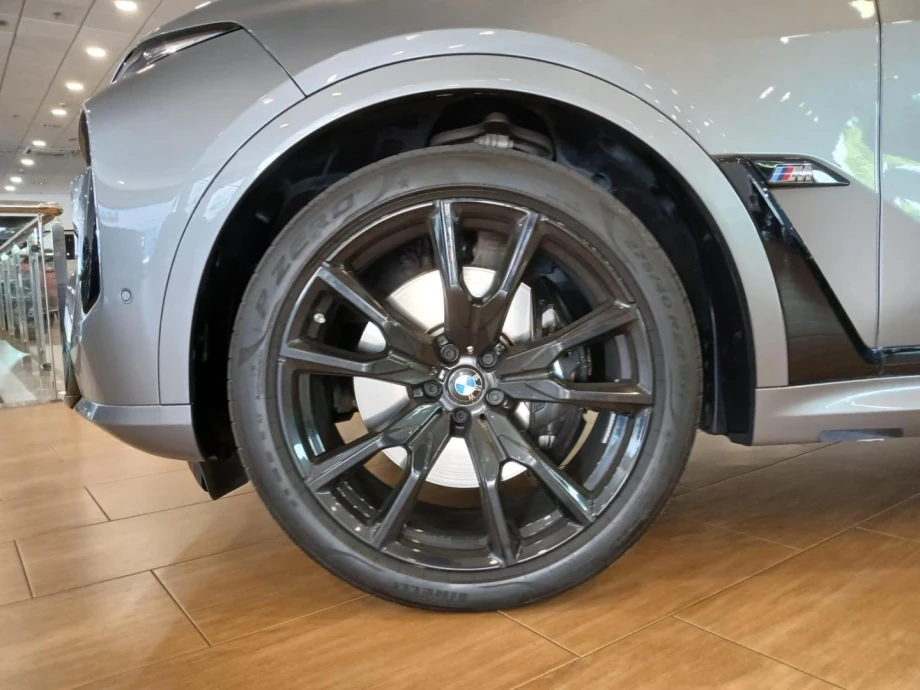 BMW X7 M60i xDrive