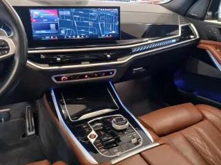 BMW X7 M60i xDrive