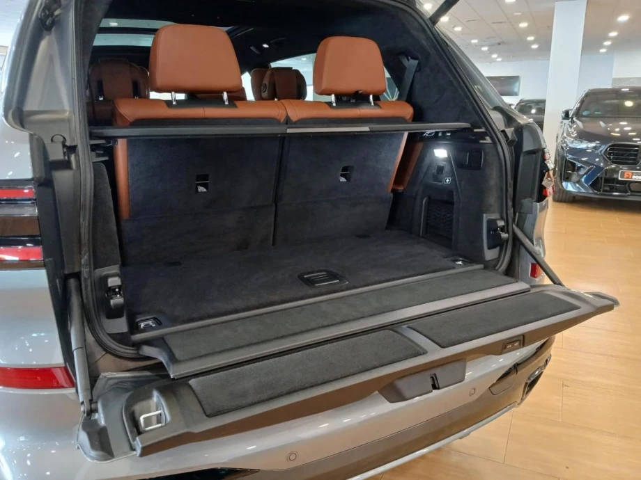 BMW X7 M60i xDrive