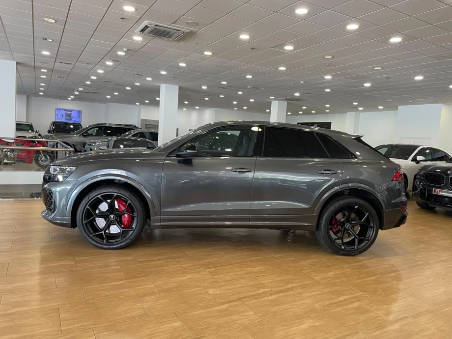 AUDI Q8 RS Q8 performance 471kW quattro tiptron