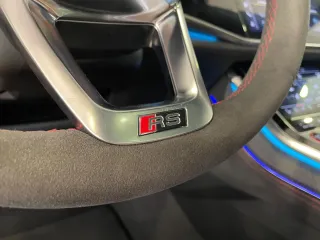AUDI Q8 RS Q8 performance 471kW quattro tiptron