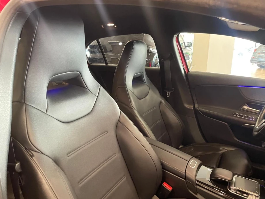 MERCEDES CLASE A180d